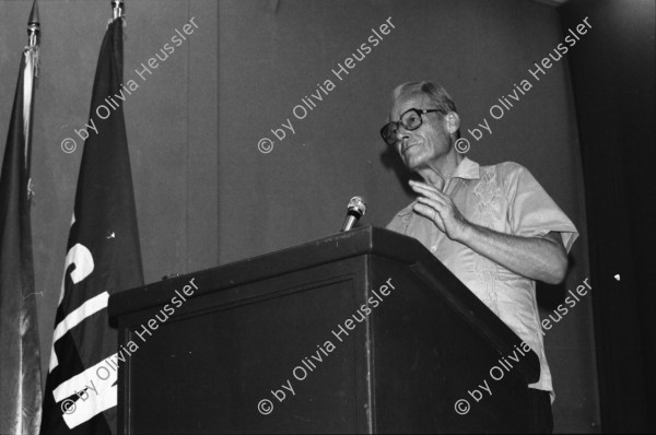 Image of sheet 19840600 photo 43: Der ehemalige deutsche Bundeskanzler Willy Brandt den Honoris Causa in der UNAN, Managua Nicaragua 1984.