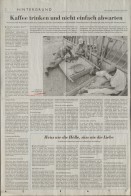 Image of sheet 19840670 photo 26: Antiimperialistische Demonstration Protest vor der US Botschaft in Managua. Angestellte im Hintergrund. Im Restaurant von La Dalia. Kaffee wird gereinigt und sortiert. in Polo de Yale. Polo de Yale wurde mit Hilfe des Schweizerischen Arbeiterhilfswerk SAH AOS aufgebaut. Eine Dorfschwester macht einen Malariatest. Kaffee wird von der Haut entzweit. Die Bauern arbeiten immer mit der Waffe griffbereit. Frau schaut aus dem Fenster, in die Kamera. Phillippe Sauvin und Viviane Luisier Fioretta. Matagalpa Nicaragua 1984