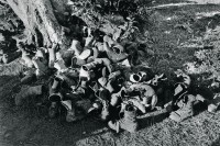 Image of sheet 19840690 photo 19: Von der sandinistischen Armee zurückgelassenes Schuhwerk, San José de Bocay Nicaragua 1984, Out of: «The dream of Solentiname».


Humanrights Menschenrechte human rights shoes troops 
San José de Bocay, Dpto. de Jinotega, 1984
Out of: Der Traum von Solentiname  /  The dream of Solentiname  /  El sueño de Solentiname page  Nr: 84

Out of: From time to time  / Von Zeit zu Zeit

The Sandinista Popular Army (or People's Army; Ejército Popular Sandinista, EPS) was the military established in 1979 by the new Sandinista government to replace the National Guard, following the overthow of Anastasio Somoza Debayle.

gerahmt framed passepartout 37 x 52 cm

© 1984, olivia heussler /www.clic.li

 Exhibition
Im Bestand der Fotostiftung Schweiz 24 x 30 cm RC Vintage 24 x 30 cm 1987.005
B.0226