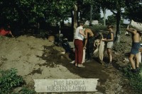 Image of sheet 19843000 photo 10: Junge Menschen aus der Schweiz arbeiten in Arbeitsbrigaden. Nicaragua, Zentralamerika.


Menschen; Arbeit; Solidaritaet; Nicaragua; Brigadisten; Brigaden