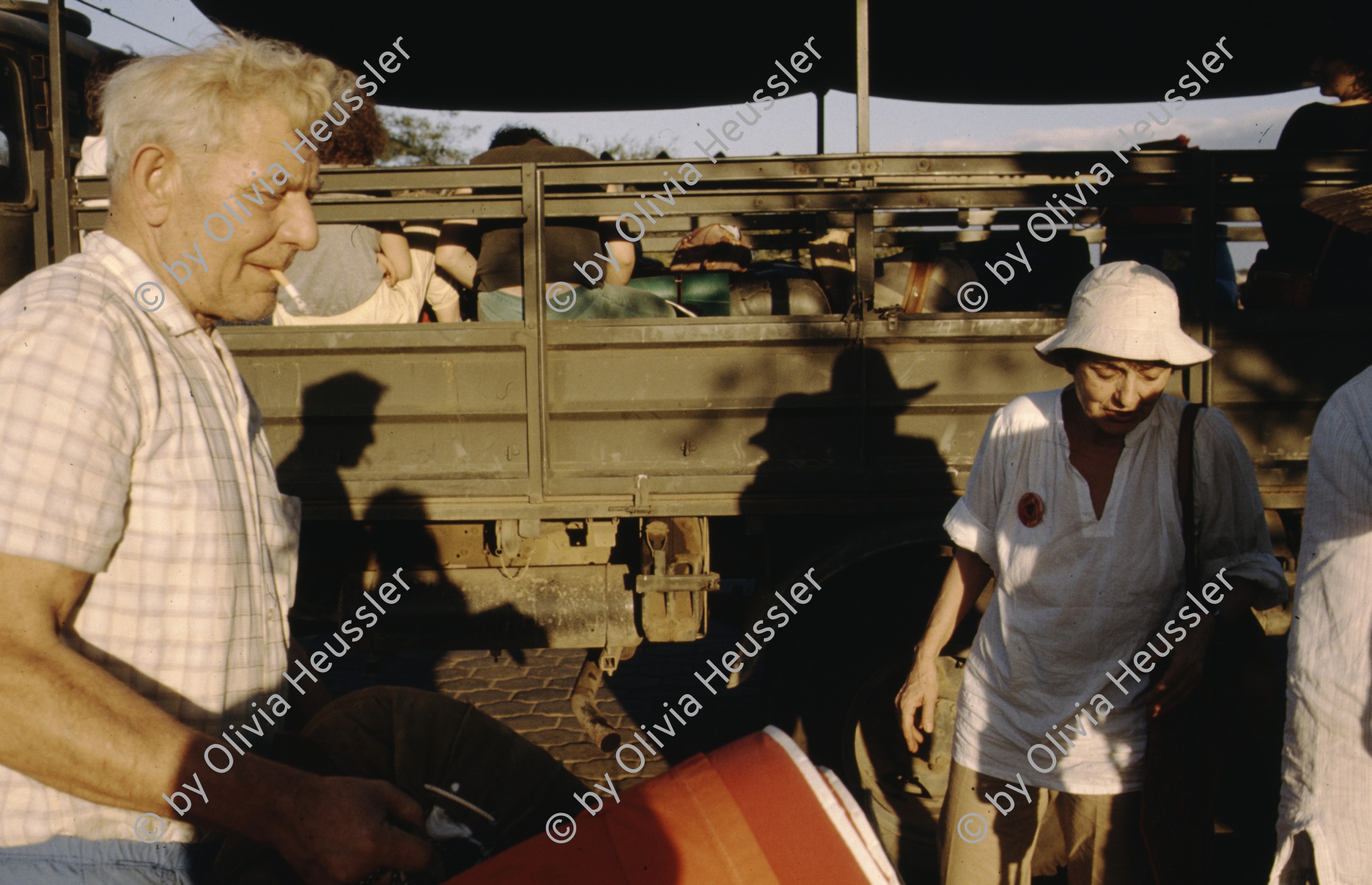 Image of sheet 19843000 photo 31: Junge Menschen aus der Schweiz arbeiten in Arbeitsbrigaden. Nicaragua, Zentralamerika.

19843000 03
Menschen; Arbeit; Solidaritaet; Nicaragua; Brigadisten; Brigaden
1984

{