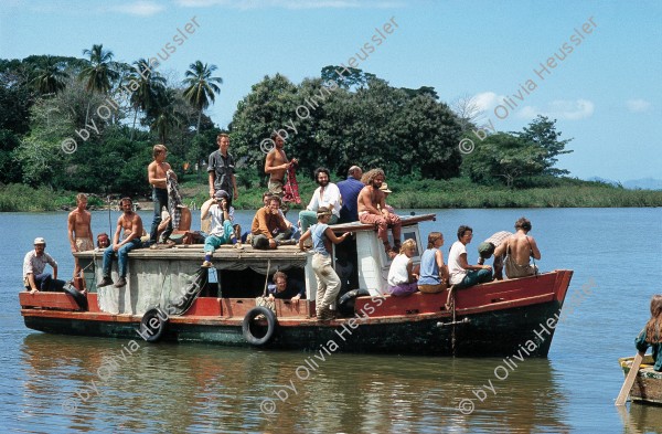 Image of sheet 19843000 photo 6: Junge Menschen aus der Schweiz arbeiten in Arbeitsbrigaden. Nicaragua, Zentralamerika.


Menschen; Arbeit; Solidaritaet; Nicaragua; Brigadisten; Brigaden
Out of: The Dream of Solentiname