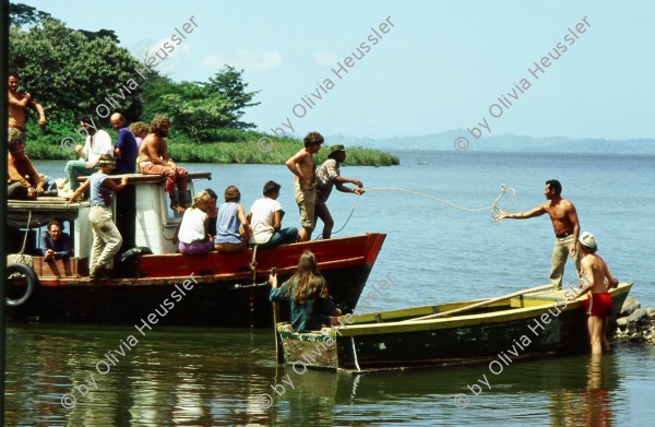 Image of sheet 19843000 photo 63: Junge Menschen aus der Schweiz arbeiten in Arbeitsbrigaden. Nicaragua, Zentralamerika.


Menschen; Arbeit; Solidaritaet; Nicaragua; Brigadisten; Brigaden