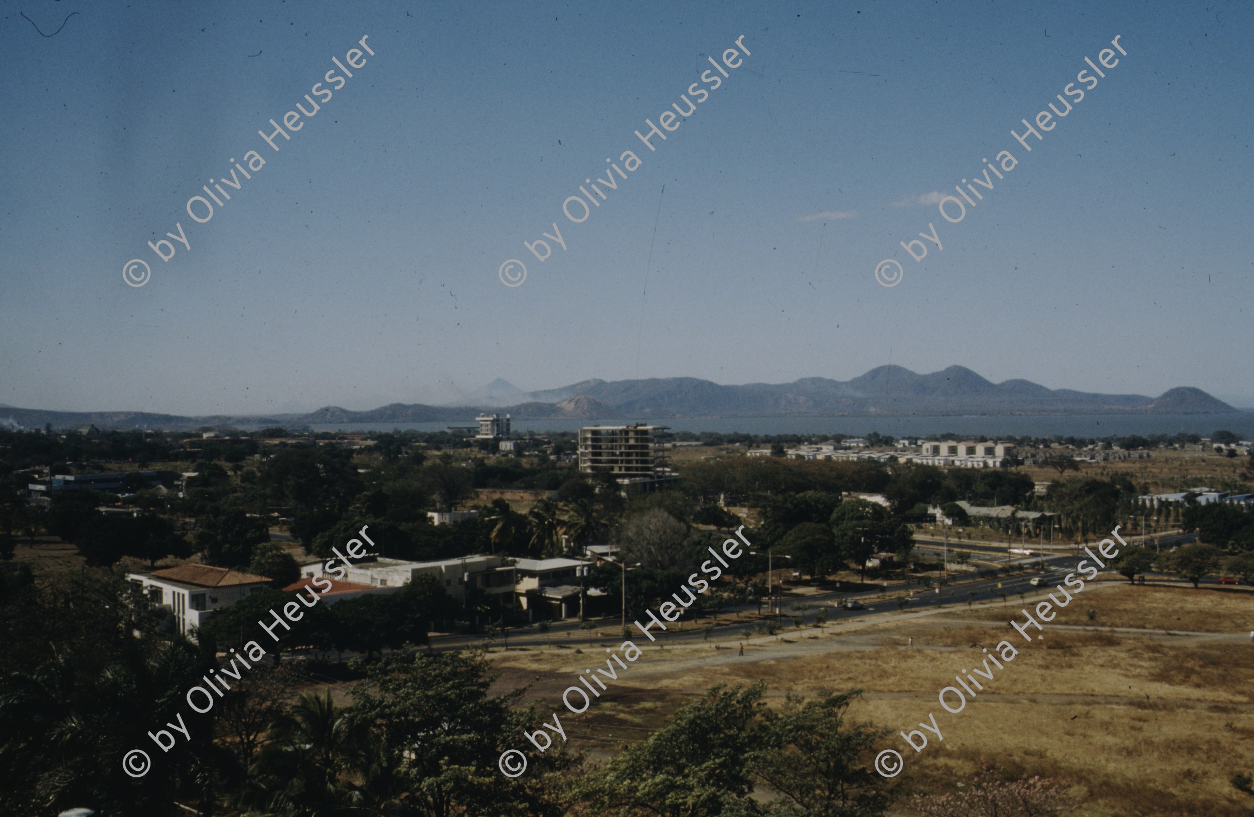 Image of sheet 19843000 photo 70: Junge Menschen aus der Schweiz arbeiten in Arbeitsbrigaden. Nicaragua, Zentralamerika.


Menschen; Arbeit; Solidaritaet; Nicaragua; Brigadisten; Brigaden