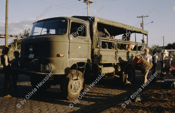 Image of sheet 19843000 photo 73: IFA Lastwagen DDR Militär
Menschen; Arbeit; Solidaritaet; Nicaragua; Brigadisten; Brigaden