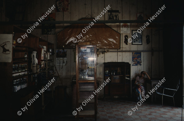 Image of sheet 19843000 photo 77: Junge Menschen aus der Schweiz arbeiten in Arbeitsbrigaden. Nicaragua, Zentralamerika.


Menschen; Arbeit; Solidaritaet; Nicaragua; Brigadisten; Brigaden