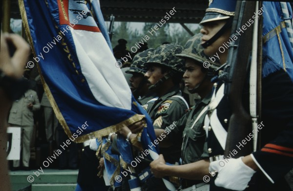 Image of sheet 19843003 photo 7: Ranghohe Offiziere der honduranischen Streitkraefte an einer Parade in Tegucigalpa, Las Tapias, Honduras am 16. April 1984, Zentralamerika.

19843003 1984
Militaer; Personal; Generaele; Honduras; Parade; Verantwortliche; Folter; Las Tapias; Orden; Sonnenbrille; Streitkraefte; Offiziere; ranghohe