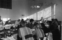 Image of sheet 19850010 photo 18: Mutter mit Kinder arbeitet in der Küche. Mann steht in Küche. Frauen arbeiten in Bäckerei. Funkerin in sovietischem soviet Militärjeep.
Leo Gabriel und Georg Hodel geben in Zürich eine Pressekonferenz. Im Zusammenhang mit dem Schweizerischen Export der P-7, Pilatusporter, die in Guatemala als Bomber gegen die Zivilbevölkerung eingesetzt wird. Ymma Ex Frau von Res Strehle, übersetzt. Nicaragua Central America 1985