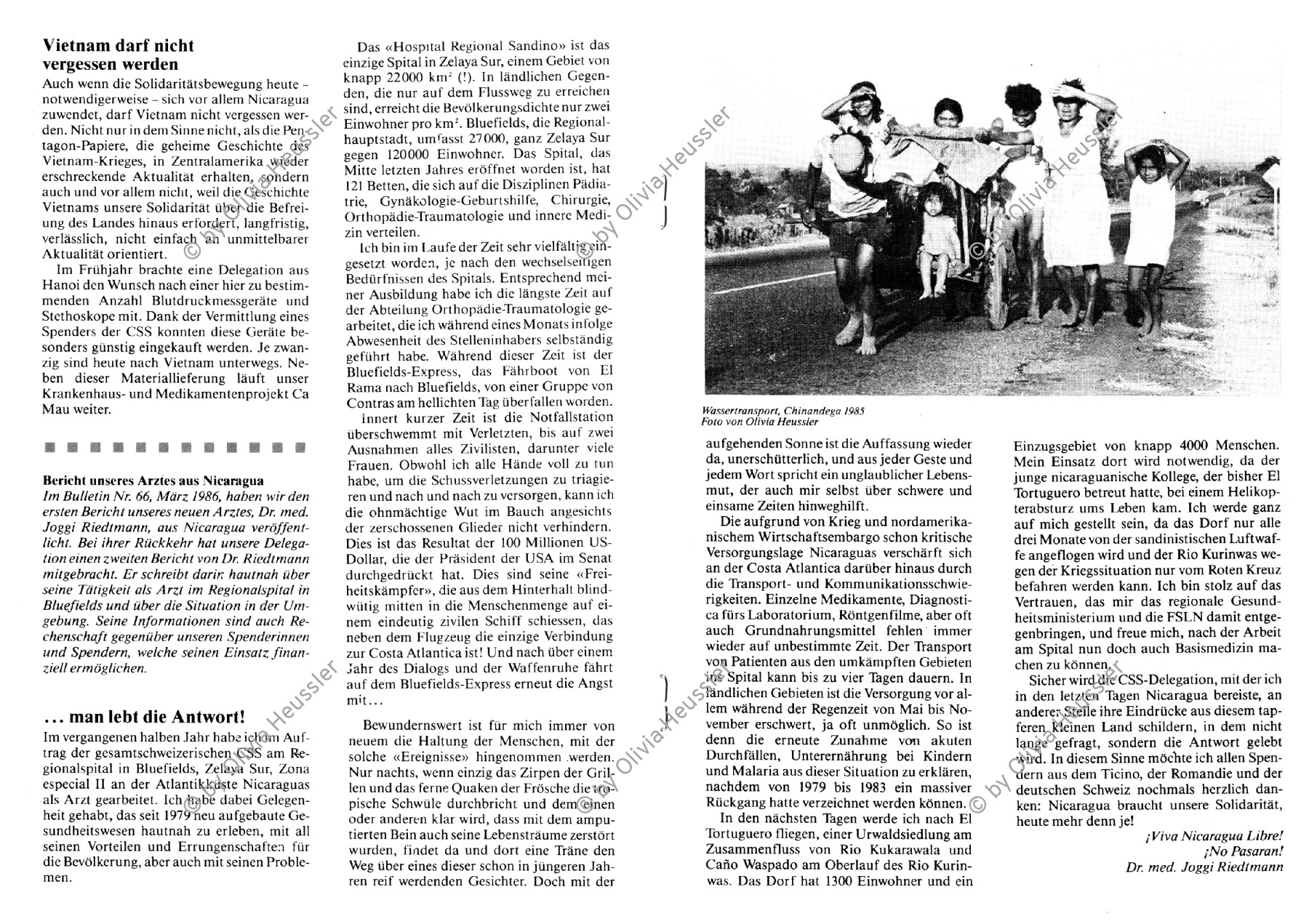 Image of sheet 19850040 photo 16: Frauen einer Kooperative ernten Baumwolle. Vulkan im Hintergrund. Sie gehen auf der Panamericana. Gruppenbild der Arbeiterinnen. Sie tragen Hüte die mit dem Namen Nicaragua bestickt sind. Eine Familie schleppt ein Wasser Wassertransport über die Landstrasse. Chinandega Nicaragua 1985