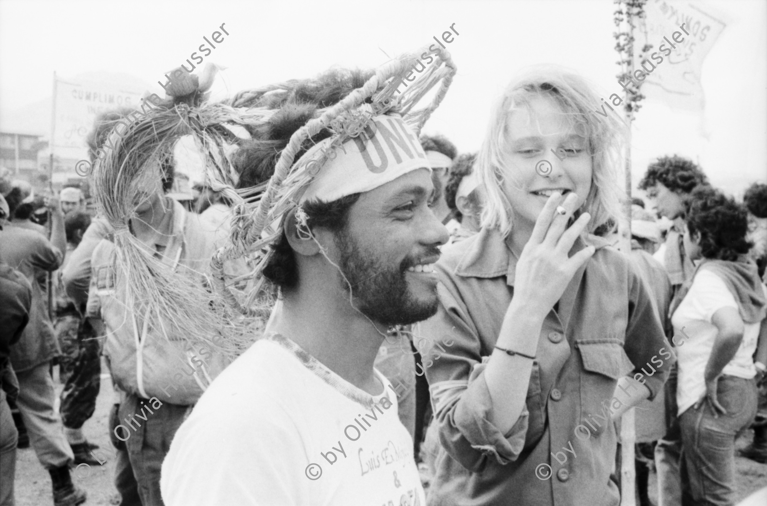 Image of sheet 19850120 photo 20: Abschiedsfest internationaler Kaffee-Brigaden, Matagalpa, 1985. Arbeit Rauchen Blonde Frau
