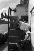 Image of sheet 19850211 photo 30: © 1985, olivia heussler /www.clic.li
30 oben
Eine Familie macht während einer Schiffsfahrt an die Atlantikküste, Siesta. Nicaragua 1985 √
Bluefields ist die Hauptstadt der autonomen Region Atlántico Sur an der Atlantikküste des mittelamerikanischen Staates Nicaragua; man nennt die Region auch nach den Ureinwohnern Miskitoküste.

Bluefields es un municipio de la Región Autónoma del Atlántico Sur, Nicaragua. Su cabecera municipal es Bluefields, que actualmente es sede administrativa del Gobierno Regional Autónoma del Atlántico Sur. Este municipio colinda al norte con el municipio de Kukra Hill, al sur con los municipios de San Juan del Norte y El Castillo, al este con el Mar Caribe y al oeste con los Municipios de Nueva Guinea y El Rama.
