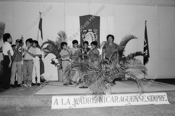 Image of sheet 19850240 photo 20: Kardinalsmesse für Miguel Obando y Bravo in Managua. 

Miguel Obando y Bravo (born 2 February 1926 in La Libertad, Chontales Department) is a Nicaraguan prelate of the Roman Catholic Church. He was the Archbishop of Managua from 1985 until his resignation on 12 March 2005. On 25 May 1985, he was selected by Pope John Paul II to be cardinal in Central America. He was one of the cardinal electors who participated in the 2005 papal conclave that elected Pope Benedict XVI. In 1986 Universidad Francisco Marroquín honored Obando with an honorary doctoral degree[1] due to his commitment to individual freedom.

Er steht im Pick-Up. In der Eisfabrik von Altagracia. Meine Nchbarin sitzt im Hof am Kochen auf dem Feuer. Im Waisenhaus la Mascota feiern die Knaben Muttertag. Sie spielen Blockflöte. Waise Waisenkinder Kriegswaisen
Managua Nicaragua 1985