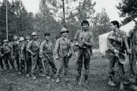 Image of sheet 19850310 photo 4: Am Tag der Demobilisation sind die sandinistischen Soldaten überglücklich. Military Army Soldier Sandinist

Aus: «Der Traum von Solentiname/The dream of Solentiname/El sueño de Solentiname» p: 92