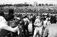 Image of sheet 19850340 photo 24: frtsg. 850330    Keine Blattkopie vorhanden!

Managua 19. Juli 1985 Jahresfeier Sandinisten.
Rot Kreuz 50 jahre Frauen im Hungerstreik für die Freilassung ihrer entführten Söhnen von der Contra und gegen den obligatorischen Militärdienst von Jugendlichen. Leon, Nicaragua