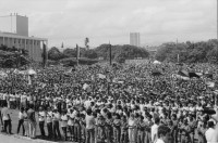 Image of sheet 19850350 photo 41: Aussenminister und Jesuiten pfarrer Miguel D'Escoto hat lange in Nordamerika studiert und ist im Hungerstreik als Protest gegen die Politik der Vereinigten Staaten Amerikas. U.S.A. Eine Frau besucht ihn in der Kirche. Eine Kämpferin vom Frauenbataillon V.L. empfängt eine Auszeichnung in Leon. Der sechste Jahrestag der sandinistischen Revolution wird am 19. Juli in Managua mit internationalem Besuch gefeiert. Ortega hält stundenlange Ansprache. Sovietische Kampfhelikopter Mi- 8 und M-24 überfliegen die 100000 tausenden von Besucher Innen. Die 9 wichtigsten Kommandanten und Parlamentarier. 

Military Army War Soldier Women Weapon Sandinist EPS FSLN
Members of the Sandinist peoples army female battalion 'Veronica Lacayo'