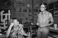 Image of sheet 19850420 photo 2: Ich bin mit Nadine Hostettler unterwegs für eine Reportage über Kunst im Krieg für die Basler Zeitung. Wir sprechen mit Bayardo Gamez ein Künstler aus Esteli er arbeitet mit Juanita Brüssel zusammen. Sein Atelier ist voller Tierschädel behenkt. Die Eingangshalle im Haus wo seine Mutter Maria einen Laden betreibt, ist mit alten Postern aus der Zeit um s 68 dekoriert, seine Grossmutter stirbt am nächsten Tag. Ich mache ihr letztes Bild. Miguel Romero zeigt sein Bild 'We are the World' in Somoto. Die Kirche von Somoto. Unter dem Baum stehen Maulesel. 
nr. 31 Miguel Obando in Somoto mit seiner Mutter Ein abgestürztes Flugzeug liegt im Friedhof Wrack bei Condega.  Che Guevara hängt fast in jeder Küche. Ein Comics zeichner mit seinem Kind auf den Knien. Silla Stuhl Nicaragua 1985