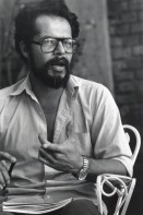 Image of sheet 19850430 photo 23: Donaldo Altamirano. Der Kunstmaler und Schriftsteller arbeitet bei der Kulturbeilage der sandinistischen Parteizeitung
Barricada, 'Ventana'. Managua Nicaragua 1985 √