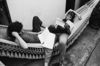 Image of sheet 19850460 photo 4: Strand San Juan del Sur Gabriela Baur und Kristina Konrad in Hängematte in der Racachaca Altagracia. Grenze nach los Espinos ist geschlossen und verriegelt. junge Sandinisten die zur Contra übergelaufen sind im MINT. Innenministerium. Nadine Hofstettler beim Schuhe putzen lassen in Esteli. Donaldo Altamirano Bild Ulysses für James Joyce. Präsident Zimbabwe, Robert Mugabe wird von den nicaraguanischen Kommandanten wärmstens empfangen. re. Ortega li. Ramirez.
Zentrum Olof Palme Olaf  Centro
Managua Nicaragua 1985