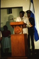 Image of sheet 19850462 photo 23: Robert Mugabe spricht im Olaf Palme Zentrum in Managua Sergio Ramirez Mercado etc. 
Kids spielen im Regen Gruppenbild vor unserem Haus Racachacca Barrio Altagracia Jose Chepe Quinonez mit meinem Motorrad Honda Enduro

Kontaktsheet Blattkopie fehlt ohne Sheet