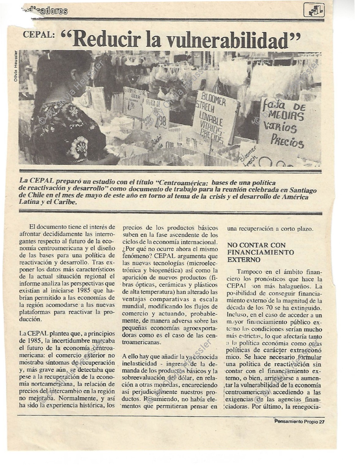 Image of sheet 19850480 photo 22: Antonio Rivera y Damas 
Arturo Rivera y Damas SDB (* 30. September 1923 in San Esteban Catarina, El Salvador; † 26. November 1994 in San Salvador) war Erzbischof von San Salvador an der Jubiläumsmesse. Portrait Soldaten im Lastwagen. Soldaten kontrollieren Bauern die im Bus fahren auf der Panamericana. Ich bin auf dem Weg nach Guatemala. Dort steht eine Bäuerin vor der Auslage mit Unterwäsche und studiert die Preise. Das Warenhaus ist zu teuer. Die Grünen Grüne Partei Fraktion aus Deutschland der BRD gibt eine Pressekonferenz über die Wahltaktik der Salvadorianer. mit Ralf Leonhard APIA
Uebersicht auf die Stadt Guatemala City.
Zentralamerika Centralamerica 1985