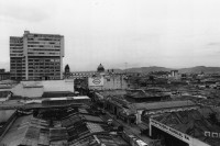 Image of sheet 19850480 photo 35: Uebersicht auf die Stadt und das Marktviertel in Guatemala City. 1985
Zentralamerika Centralamerica √