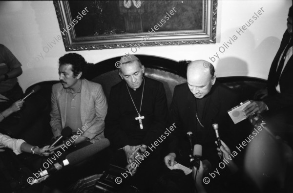 Image of sheet 19850500 photo 32: Portrait
Arzobispo jefe de la Iglesia Catolica Monsenor Prospero Penades del Barrio an der Pressekonferenz zur Besetzung der Kathedrale durch Grupo apoyo mutuo GAM  Guatemala City 1985 √
© 1985, OLIVIA HEUSSLER / www.clic.li