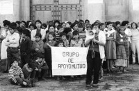 Image of sheet 19850530 photo 0: Transparente. Campesinos vor der Kathedrale in Guatemala City beim Regierungspalast.
Centralamerica Zentralamerika 1985
