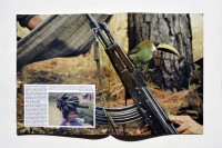 Image of sheet 19853000 photo 30: Der junge Vogel Bird War 
Tukan auf AK-47 Kalaschnikov war ein Glücksbringer für die Soldaten
Las Segovias Nicaragua 1985