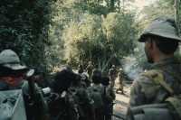 Image of sheet 19853000 photo 42: Ein Soldat trocknet seine Militaer Uniform im Stacheldraht Geflecht an der Sonne. 1985 er Jahre. Nicaragua, Zentralamerika.

19853000 1985
Uniform: Militaer; Stiefel; Soldaten; Unterwaesche; Schuhe; trocknen; Gewaschen; Waschen; sonne