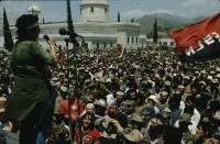 Image of sheet 19853000 photo 67: Ein Soldat trocknet seine Militaer Uniform im Stacheldraht Geflecht an der Sonne. 1985 er Jahre. Nicaragua, Zentralamerika.

19853000 1985
Uniform: Militaer; Stiefel; Soldaten; Unterwaesche; Schuhe; trocknen; Gewaschen; Waschen; sonne