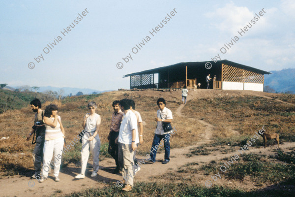 Image of sheet 19853001 photo 33: Flugpiste. Puerto Cabezas, Autonome Region Nordatlantik, 1984.
Aus: «Der Traum von Solentiname» EPF, Zürich 
«El Sueño de Solentiname» IHNCA Managua. p.75