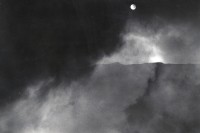 Image of sheet 19860040 photo 23: Vulkan Santiago in Masaya in Aktion die Sonne mag nicht ganz durch den Schwefeldampf scheinen. Ein Tagbild wird zum Nachtbild. Masaya Nicaragua 1986 √
volcano by day sun
Shadows and other Natures
