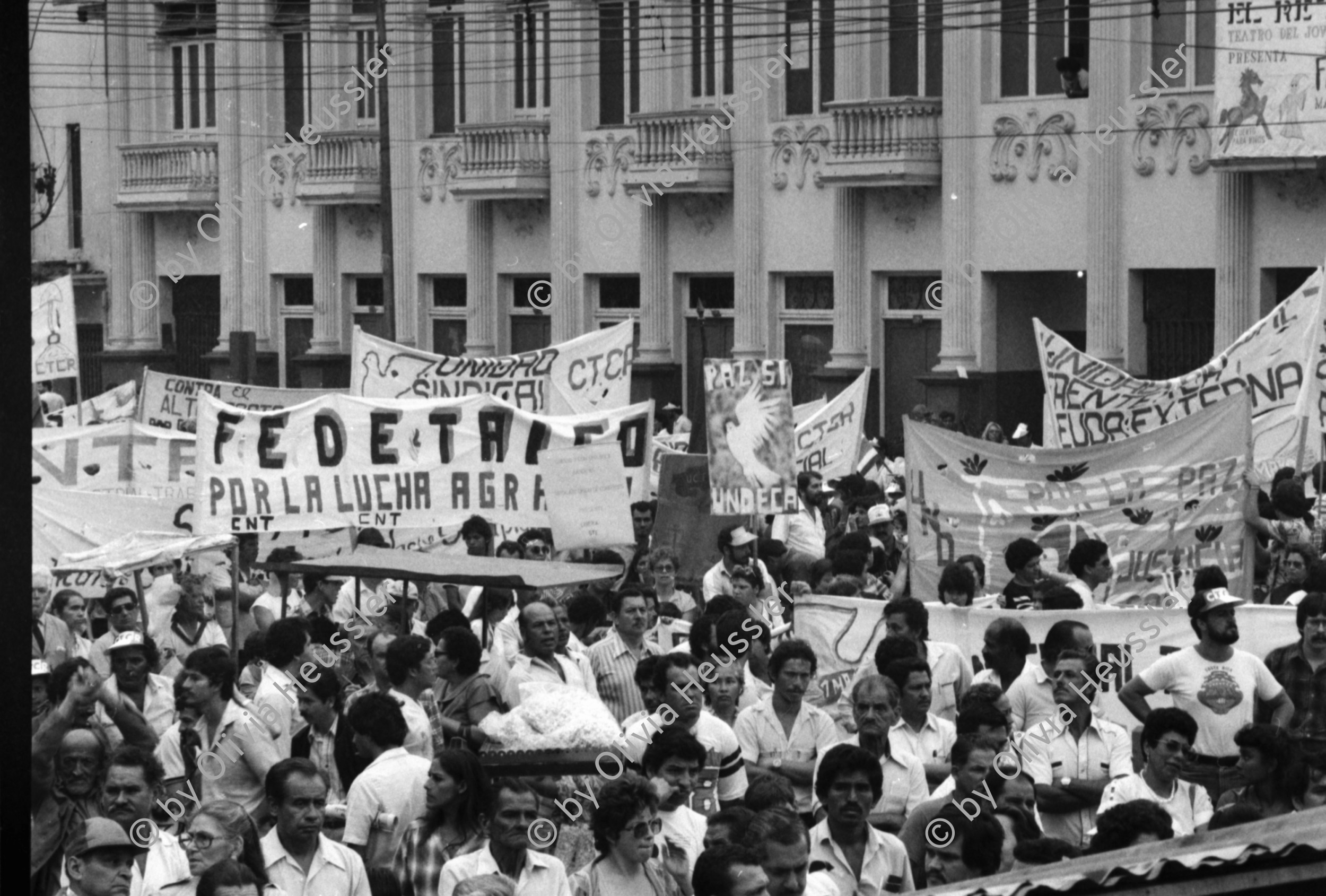 Image of sheet 19860080 photo 24: Für Frieden gegen den Krieg, gegen die Intervention, 1. Mai Demonstration in San José de Costa Rica, 1986.
