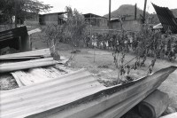 Image of sheet 19860120 photo 29: Zerstörte Häuser ach dem Contra-Angriff auf die Landwirtschaftskooperative Daniel Teller in Polo de Yale, Matagalpa, Nicaragua 1986.