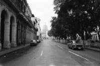 Image of sheet 19860170 photo 17: Frauen an der Türe. Menschen am Malecon, Habanna Kuba 1986. Schülerinnen in Uniform, Cuba.
Graffiti Polizeikontrolle Paris, France.
Strasse in Habanna. Junge spielen an der Quaimauer mit einem Fisch. Arbeiterinnen posieren. Hotel Caribbean und alter Kahn. Habannas leere Hafenstrasse. Meer Kindergruppe mit Fisch und Katze. Niagara Schwimm und altes Auto. Kleine schwarze Schulmädchen. Wandmalereien in Paris. Tinguely brunnen und Polizei kontrollieren Asylanten und Musiker. 33- 38 Paris.
Kuba 1986