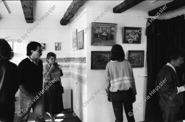 Image of sheet 19860180 photo 5: In Lengnau Ausstellung mit Alis Guggenheim Bilder aus ihrer Kindheit in Lengnau im Ortsmuseum. Ruth Heussler Platzkonzert Gemeindegruppe. Jüdischer Friedhof Lengnau. Kanton Aargau Switzerland 1986 jewish Synagoge. Dorf. Utoquai Zürich Seepromenade. Mogheno. Ziegen vor Kapelle. Valle Maggia mit Leo (f) aus Brasillien. Freske Türe Holz Rustici. Neubauten Daniel Kesselring und Rudi Berli an Konzert in Genf. Geneva Schweiz 
Naima Wadimoff