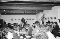 Image of sheet 19860200 photo 1: Nicaragua-Foto-Ausstellung mit Bildern von Olivia Heussler im Café du Soleil, Saignelégier 1986. Konzert mit Lydia und Markus Wespi und Kindern aus Cerniévillers.