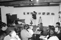 Image of sheet 19860200 photo 2: Nicaragua-Foto-Ausstellung mit Bildern von Olivia Heussler im Café du Soleil, Saignelégier 1986.