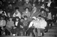 Image of sheet 19860210 photo 9: In Buchara (usbekisch Buxoro, kyrillisch Бухоро; persisch ‏بُخارا‎ Buḫārā; russ. Бухара Buchara) ist eine der bedeutendsten Städte Usbekistans und Hauptstadt der gleichnamigen Provinz
fotografiere ich ein Plakat des
Kalian Minarett (im Kalyan Komplex) aus dem Jahre 1127 erreicht eine Höhe von mehr als 45 metern, durch ein Eisentor.
Taschkent
Motorrad mit Seitenwagen. Zirkus in Alma Ata Trapeznummer. Familie. 1986