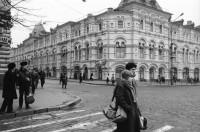 Image of sheet 19860220 photo 6: Menschen auf der Strasse in Moskau, Russland 1986 (ehemals Soviet Union Sovietunion UDSSR).