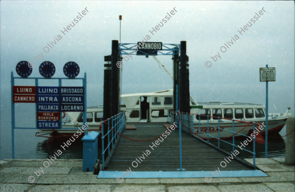 Image of sheet 19860250 photo 31: schlagzeuger von Kortatu Olivia Heussler liegt im Garten von Gordevio im Liegestuhl Am Lao di Maggiore Langensee Hafen Schiff Piste Skifahren mit Moise Markus Seiler Tom Lien Jürg Bernhard Cathy O'Hare Dieter Lengacher Dietsch