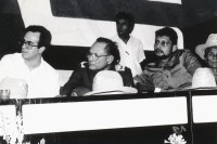 Image of sheet 19870010 photo 3: Personen. Kommandant Tomás Borge, el controvertido comandante de la revolución nicaragüense y fundador del FSLN (mi) feiert am Fest Akt für den internationalen Frauentag. Managua Nicaragua √
8. März 1987
© 1987, OLIVIA HEUSSLER / www.clic.li