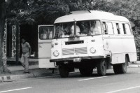 Image of sheet 19870030 photo 10: russischer Ikarus Transport Public School Schulbus Bus aus der Sovietzeit Soviet Union in Managua. Ostblock Kleinbus. Nicaragua 1987 √ 
школьный автобус