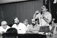 Image of sheet 19870030 photo 17: Daniel Ortega spricht an einer »Cara al Pueblo«, Managua, Nicaragua 1987. 
Veranstaltung für Kritik an der Politik der Regierung von Ortega. Vorallem in der Versorgung.