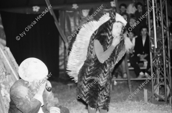 Image of sheet 19870180 photo 11: Federlos Zirkus Theater Silvano Speranza, Zürich 1987.