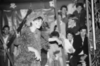 Image of sheet 19870180 photo 12: Federlos Zirkus Theater mit Diana Zucca (Lady Pinball), Zürich 1987.