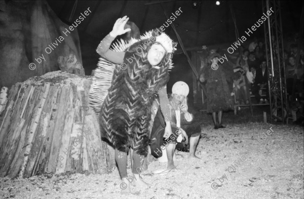 Image of sheet 19870180 photo 9: Federlos Zirkus Theater mit Hans-Ruedi Kaeser, Zürich 1987.