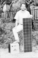Image of sheet 19870220 photo 11: Portrait Firma für Solarenergie Alpha Real in Zürich für SI. Markus Real. 
Er baute 1979 die erste Photovoltaikanlage in Europa, die Solarstrom ins Netz einspeiste. 1986 wurde Real durch sein in der Schweiz realisiertes Projekt Megawatt in der damals noch kleinen Solargemeinschaft weltbekannt. Damit demonstrierte er erstmals die Machbarkeit der großmassstäblich dezentralen Stromerzeugung.
Beleuchtungsprojekt für Grimsel Tunnel. 1987
