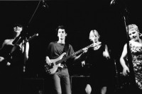 Image of sheet 19870230 photo 16: In der Roten Fabrik mit Clan Miller and the Hot Kotz. Bice Äberli Aeberli, Hansueli Ziegler und Fritze Bisenz Hutzenlaub Zürich Kultur culture music concert band rock 
Sterne foifi Koller Boni Konzert 1987 Center Switzerland Schweiz Zürich