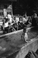 Image of sheet 19870271 photo 36: Bern
Kind in Brunnen Erwachsene